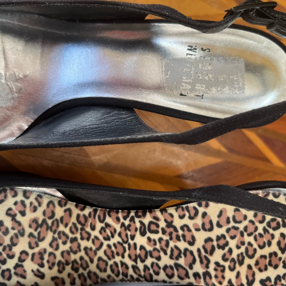 Stuart Weitzman Black 6m Low Heel Pointed Dress S… - image 6